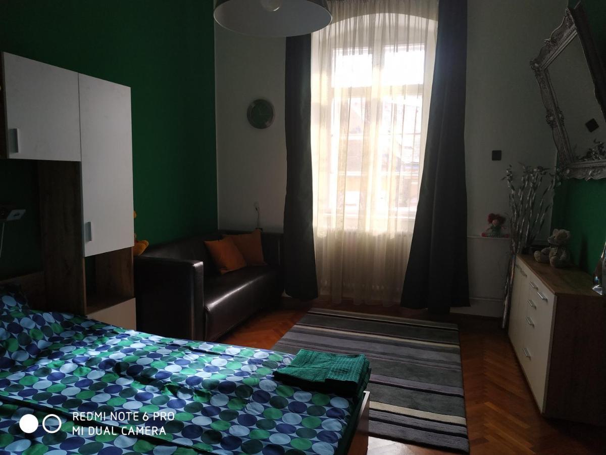 Apartament Centrum Szive Pécs Zewnętrze zdjęcie